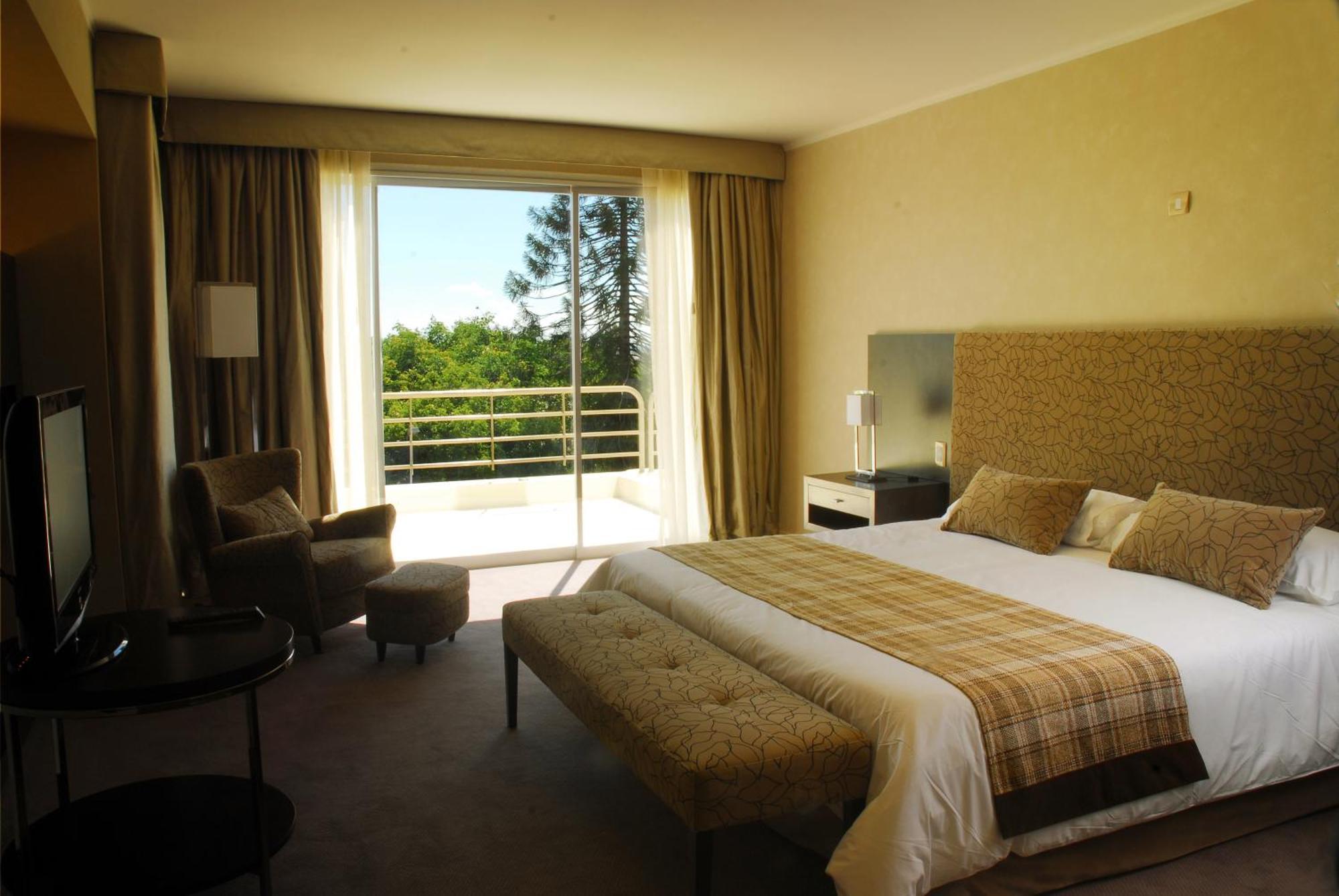 Howard Johnson Plaza Resort & Casino Mayorazgo Paraná Rom bilde A bedroom at the hotel
