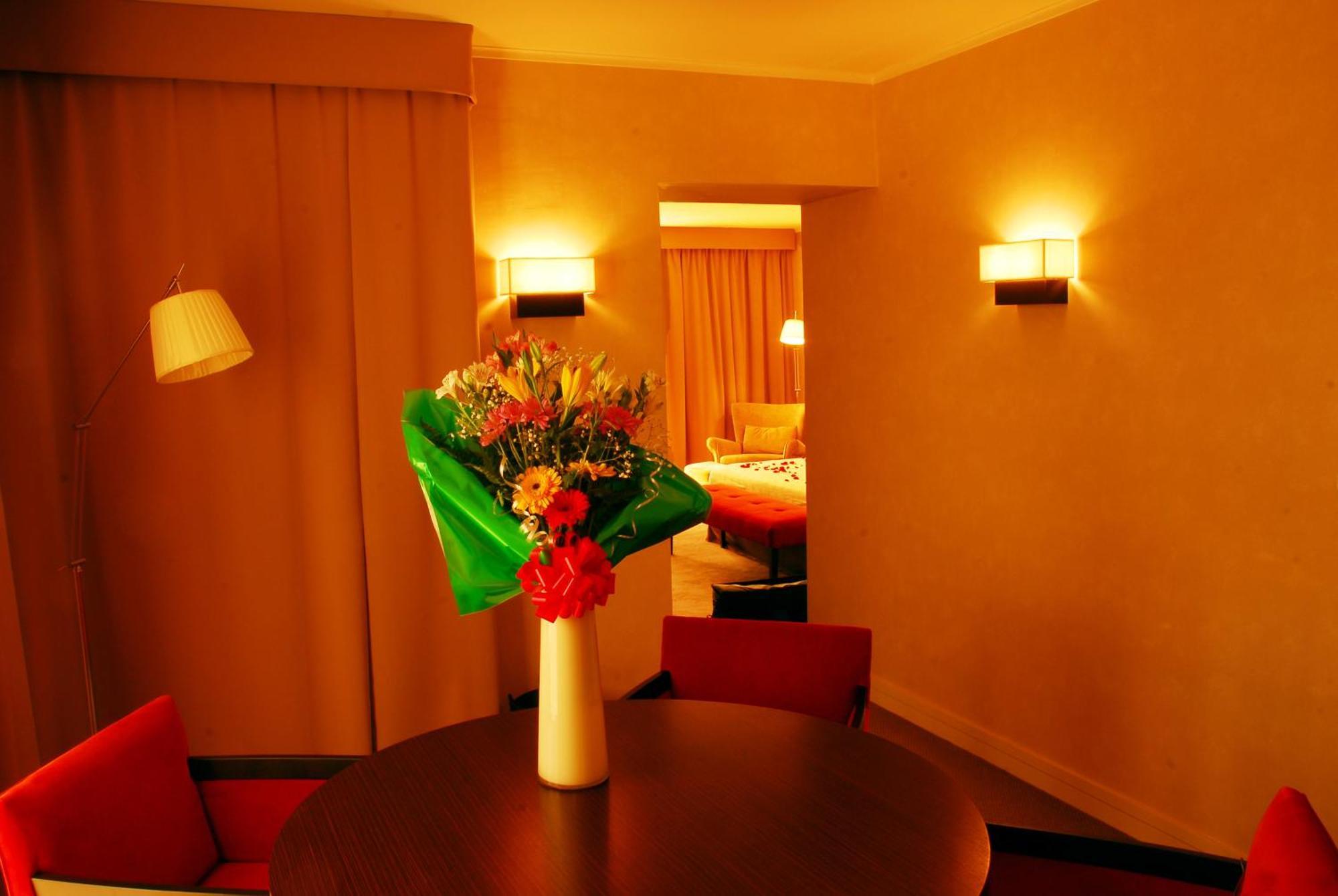 Howard Johnson Plaza Resort & Casino Mayorazgo Paraná Rom bilde A suite at the hotel