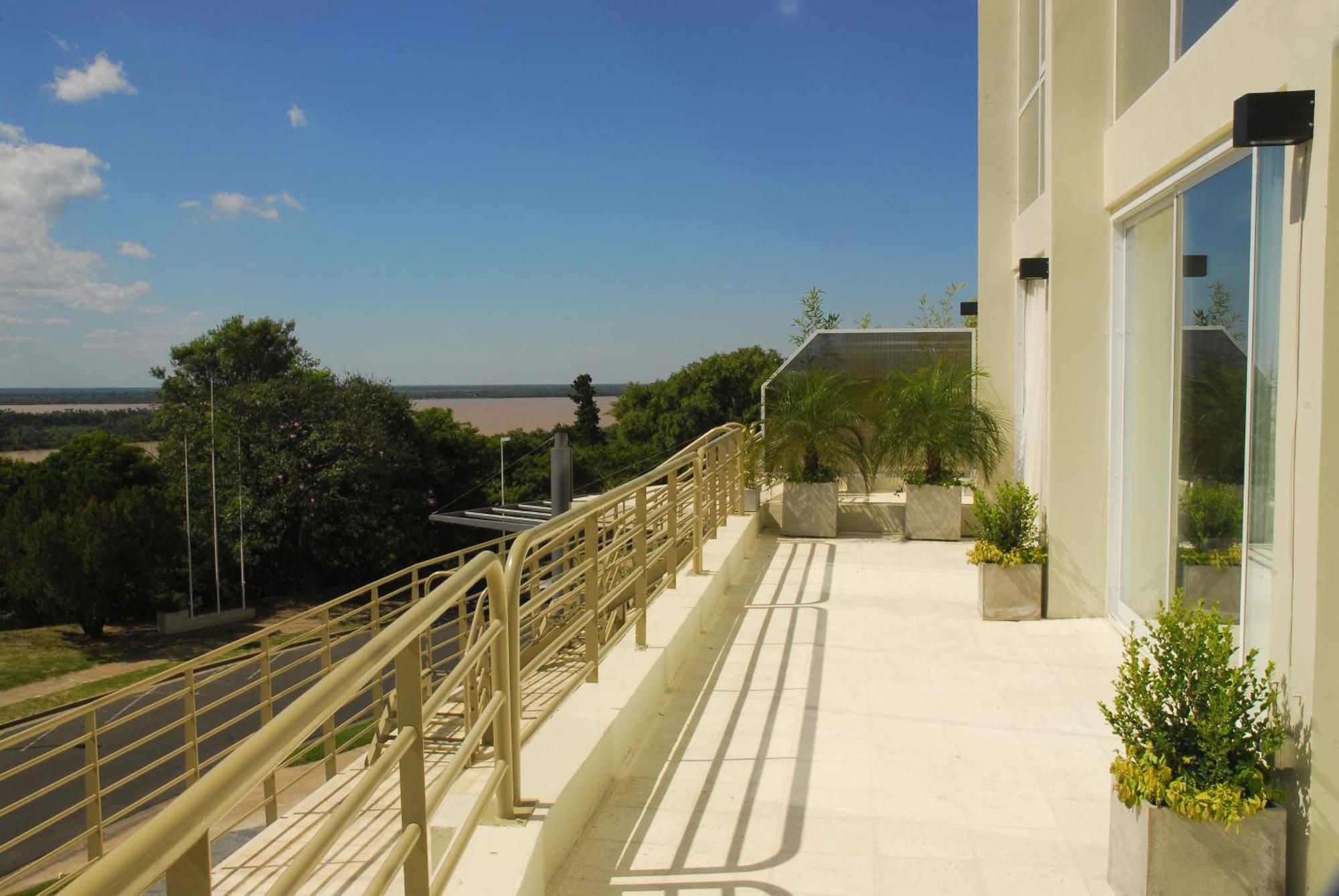 Howard Johnson Plaza Resort & Casino Mayorazgo Paraná Rom bilde A balcony