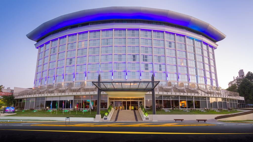 Howard Johnson Plaza Resort & Casino Mayorazgo Paraná Eksteriør bilde The hotel in 2012