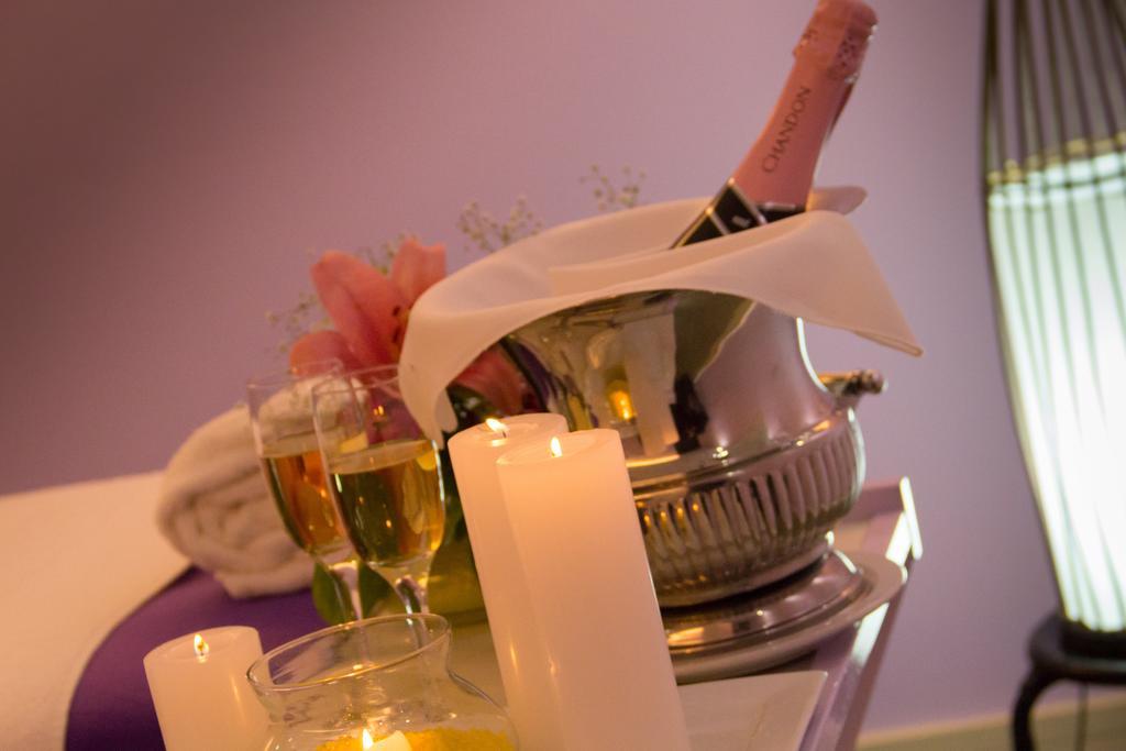 Howard Johnson Plaza Resort & Casino Mayorazgo Paraná Eksteriør bilde Champagne in a cooler