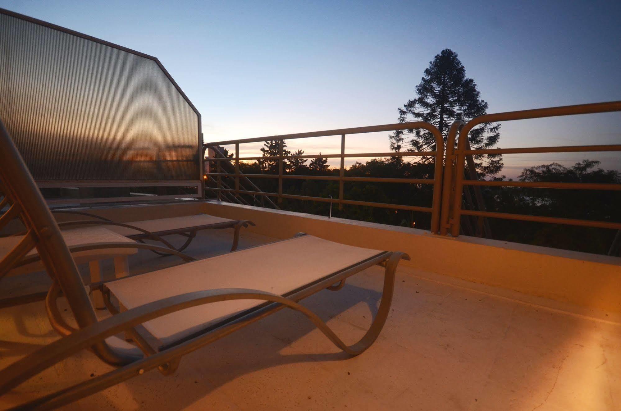 Howard Johnson Plaza Resort & Casino Mayorazgo Paraná Eksteriør bilde The rooftop terrace