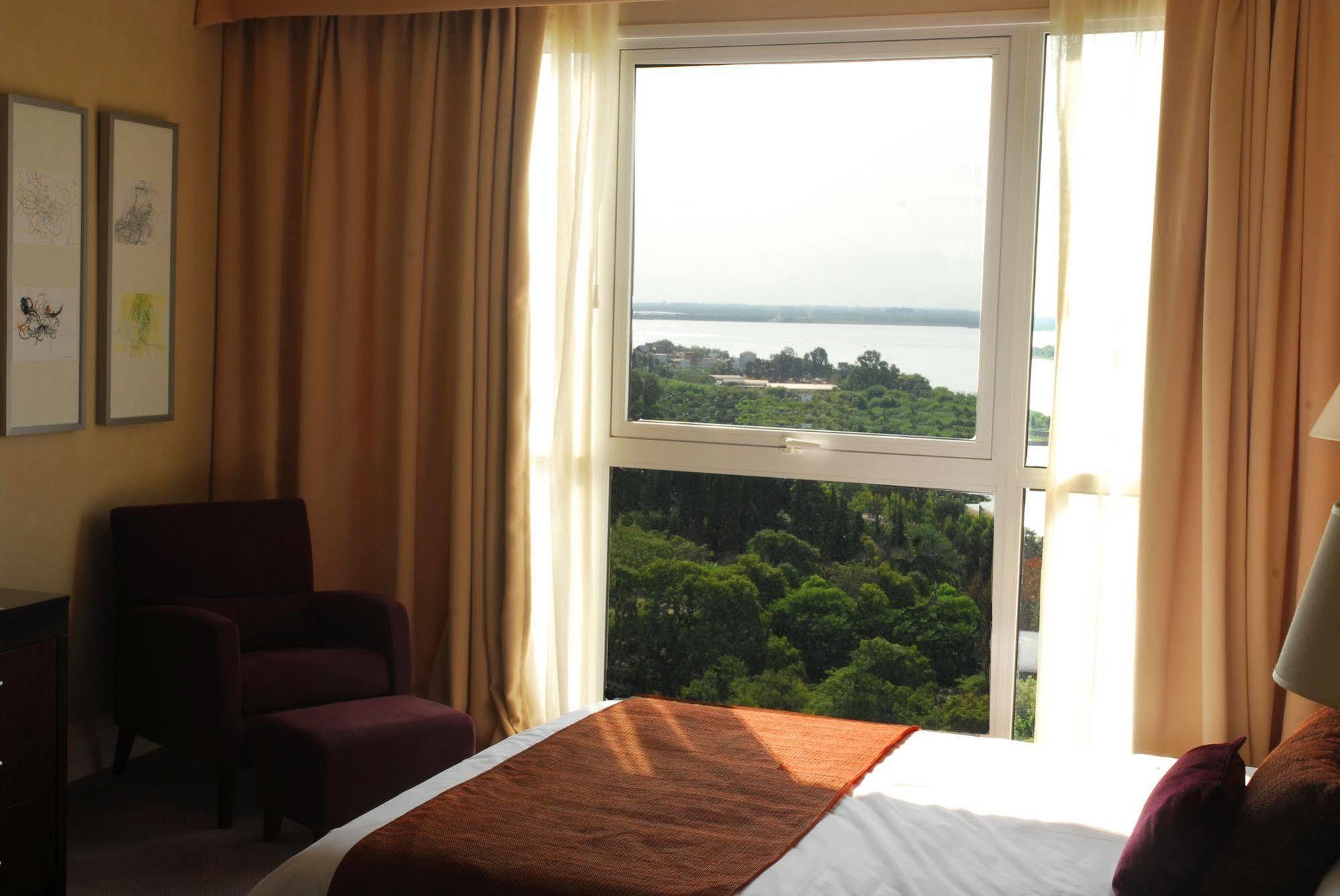 Howard Johnson Plaza Resort & Casino Mayorazgo Paraná Eksteriør bilde A room at the hotel