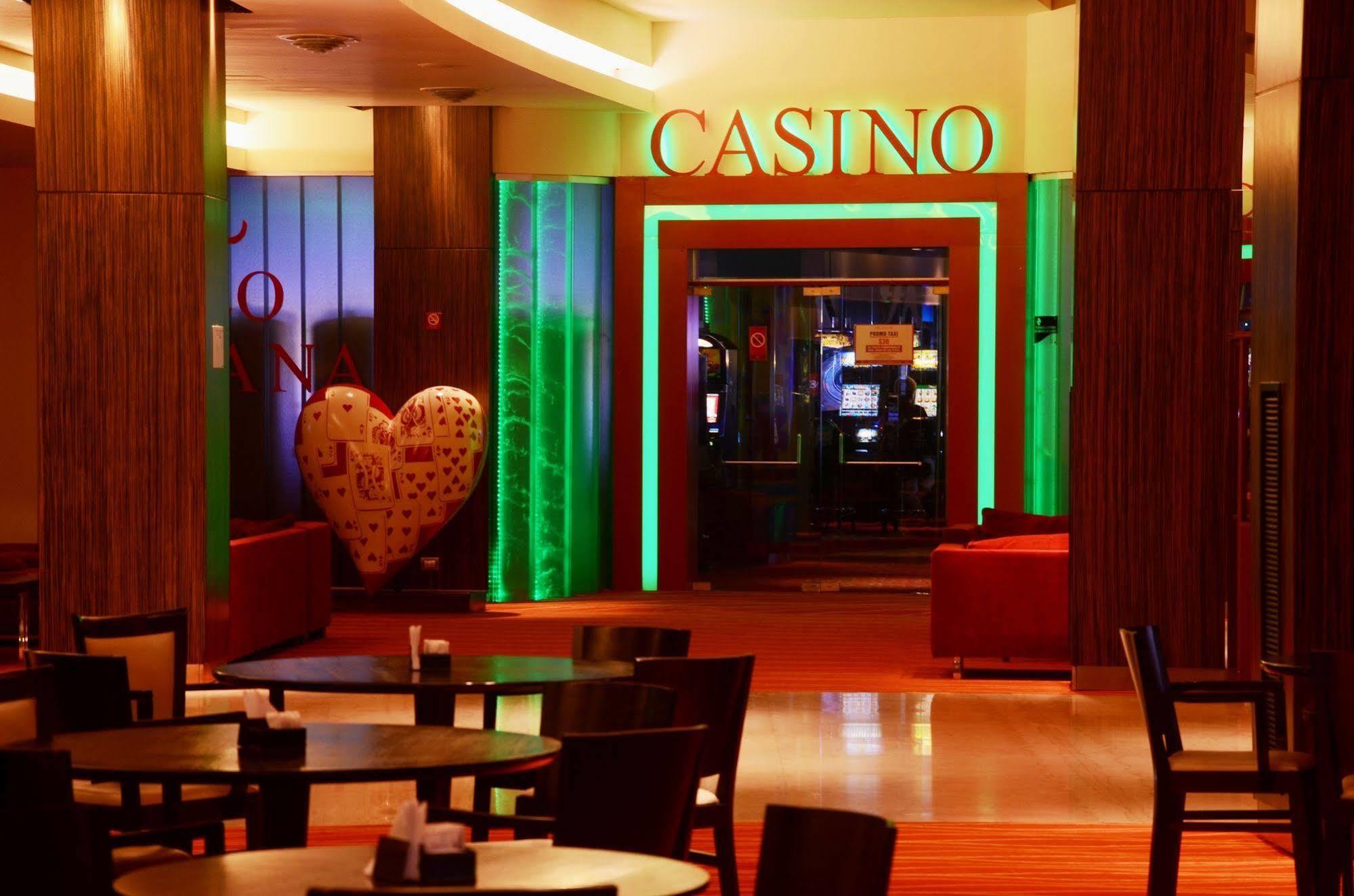 Howard Johnson Plaza Resort & Casino Mayorazgo Paraná Eksteriør bilde Casino
