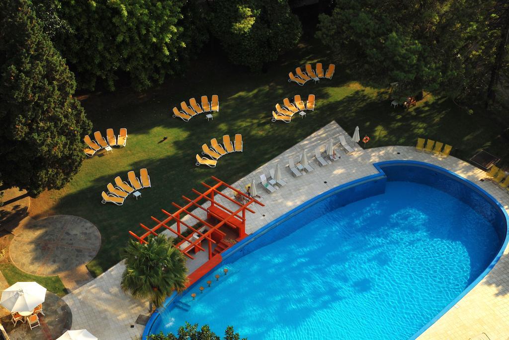 Howard Johnson Plaza Resort & Casino Mayorazgo Paraná Eksteriør bilde Butterfly garden